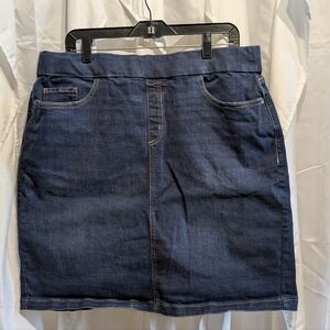 C1 Liz Claiborne Denim Pull On Short Sz 18